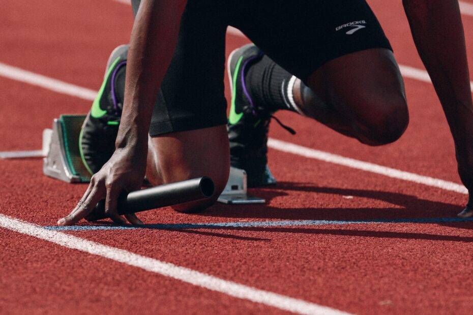 Atleta se preparando para treinos de tiros e acelerações